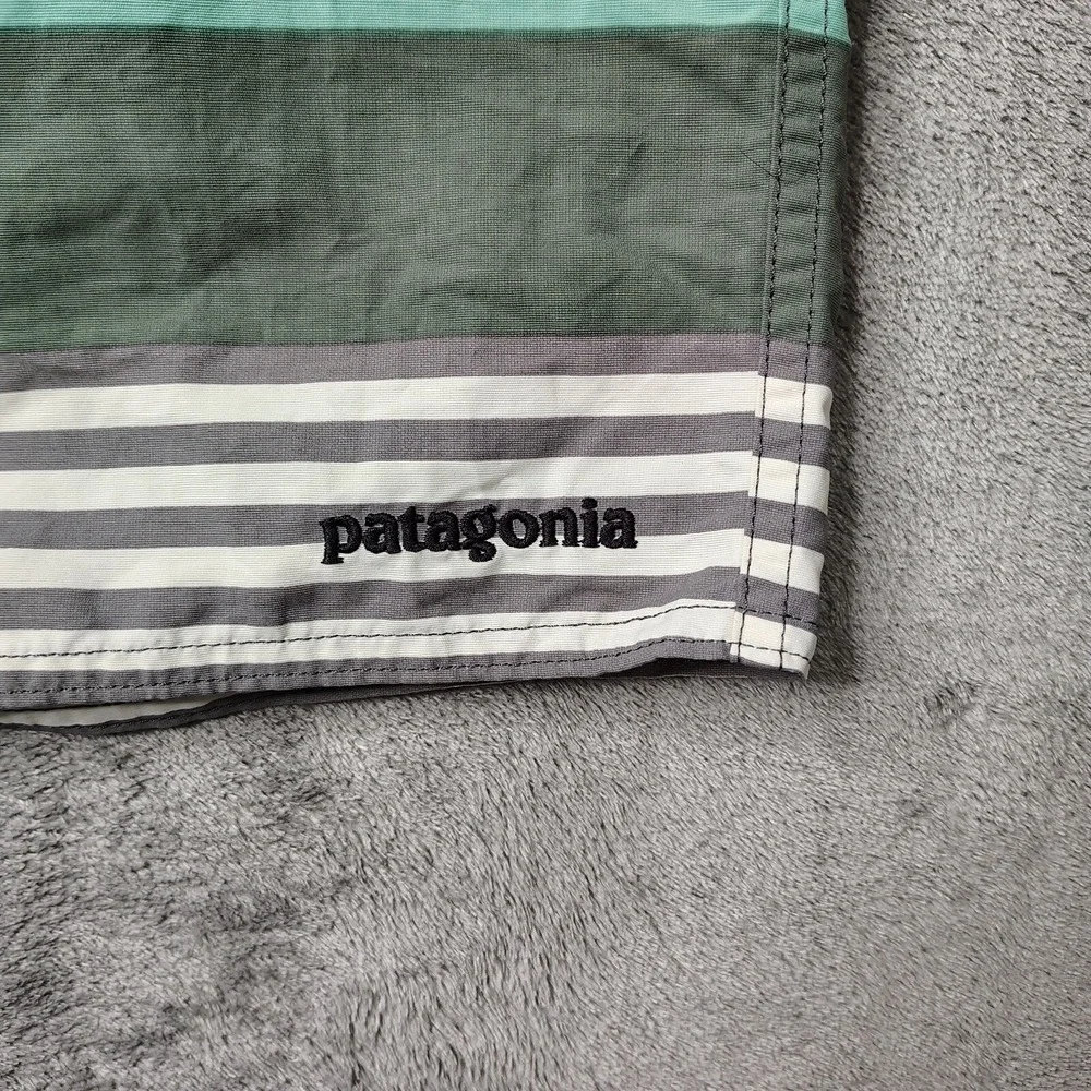 Patagonia Wavefarer Board Shorts Mens 38 Green Striped‎ Quick Dry Swim Trunks